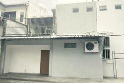 Changi Road (D14), Shop House #594923741
